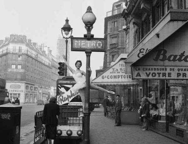 21 fotografias impressionantes em preto e branco que capturam cenas de rua de Paris nas décadas de 1950 e 1960