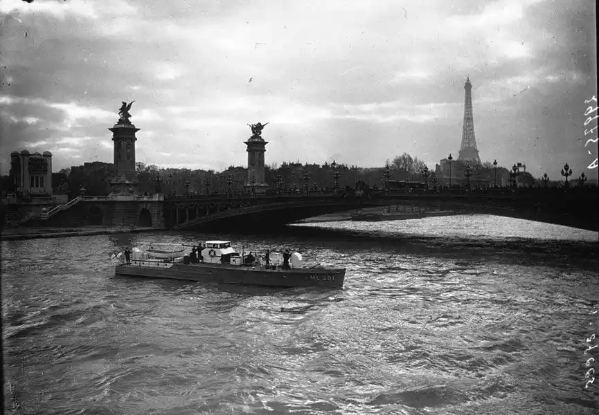 1920s Paris Rio Sena