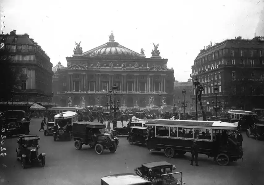 Place De L'Opera 1926
