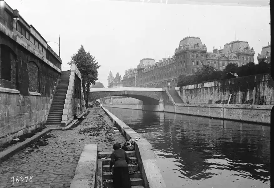 Quai Saint Michel Paris